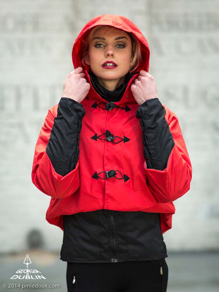 GinD Red Bronte HoodUp veste imperméable et élégante